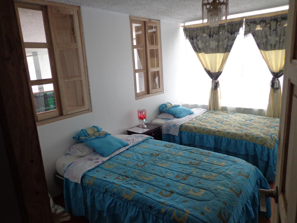 Escocie - Quito Hotel ภายนอก รูปภาพ