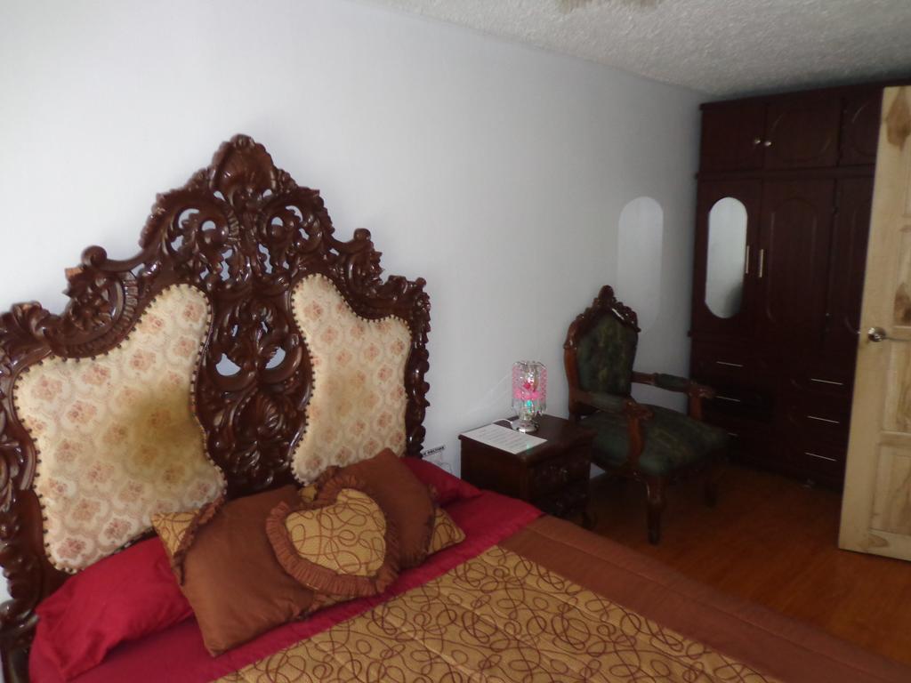 Escocie - Quito Hotel ภายนอก รูปภาพ