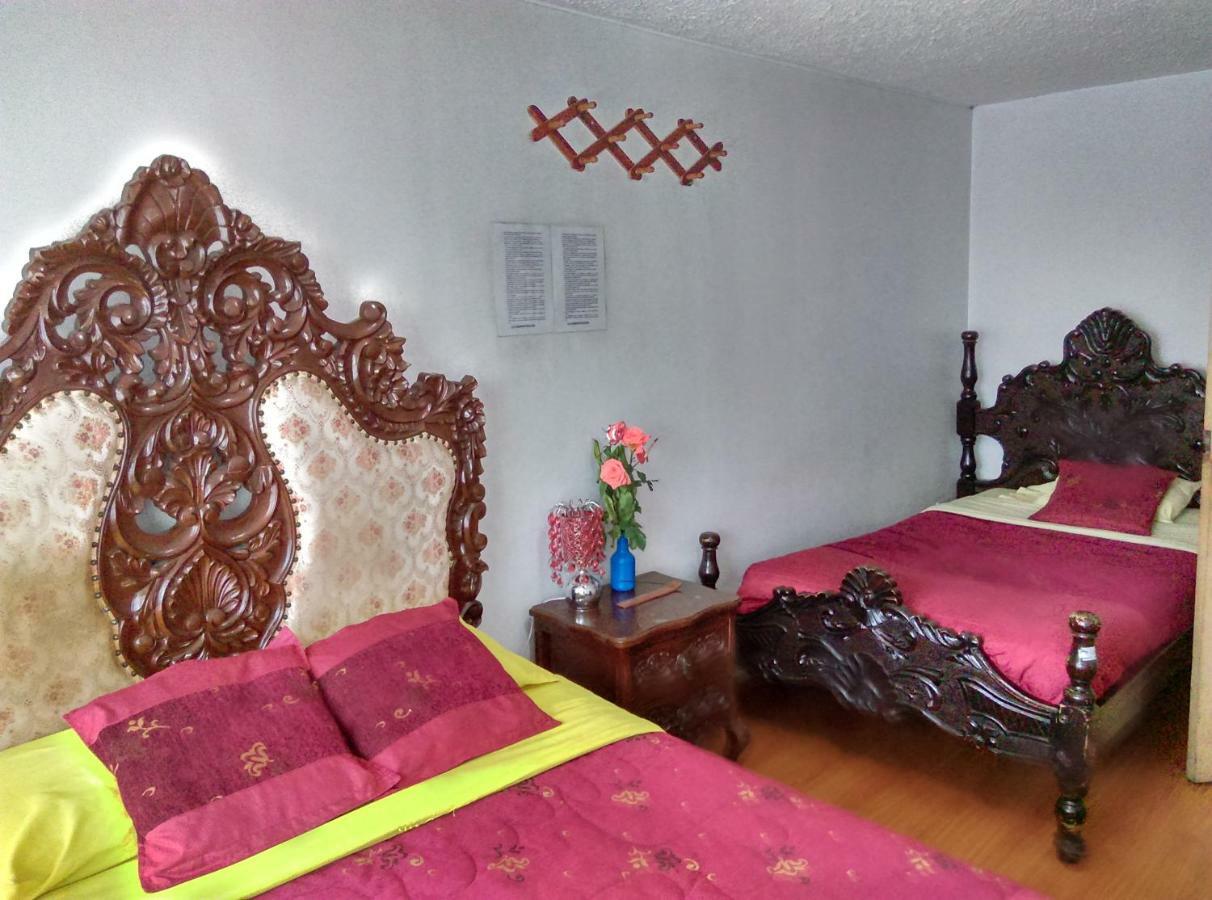 Escocie - Quito Hotel ภายนอก รูปภาพ