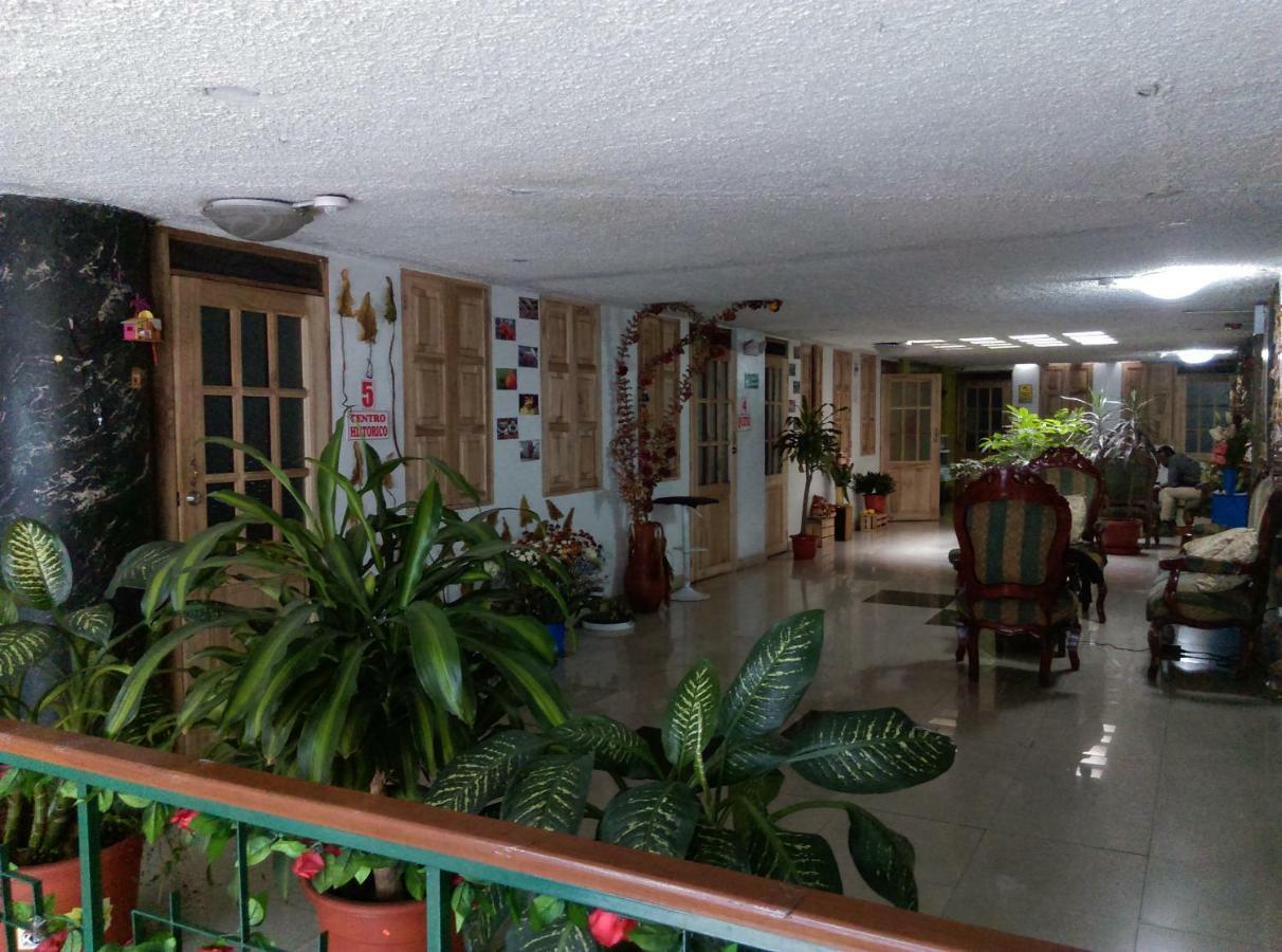 Escocie - Quito Hotel ภายนอก รูปภาพ