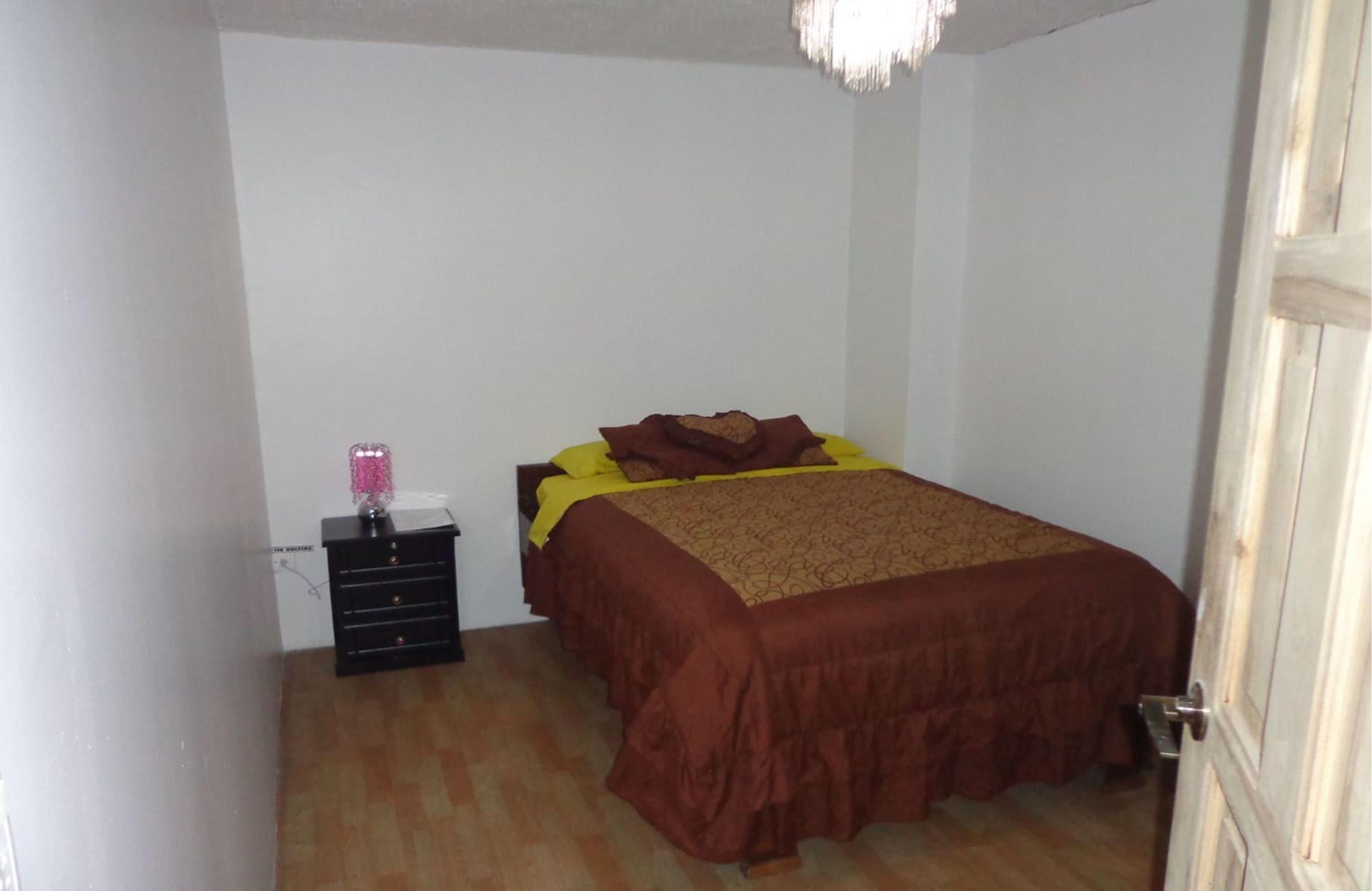 Escocie - Quito Hotel ภายนอก รูปภาพ